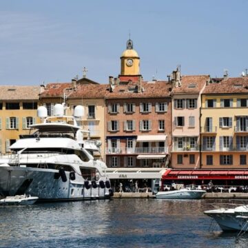 a-day-in-saint-tropez:-the-enduring-allure-of-beach-club-culture a-day-in-saint-tropez:-the-enduring-allure-of-beach-club-culture